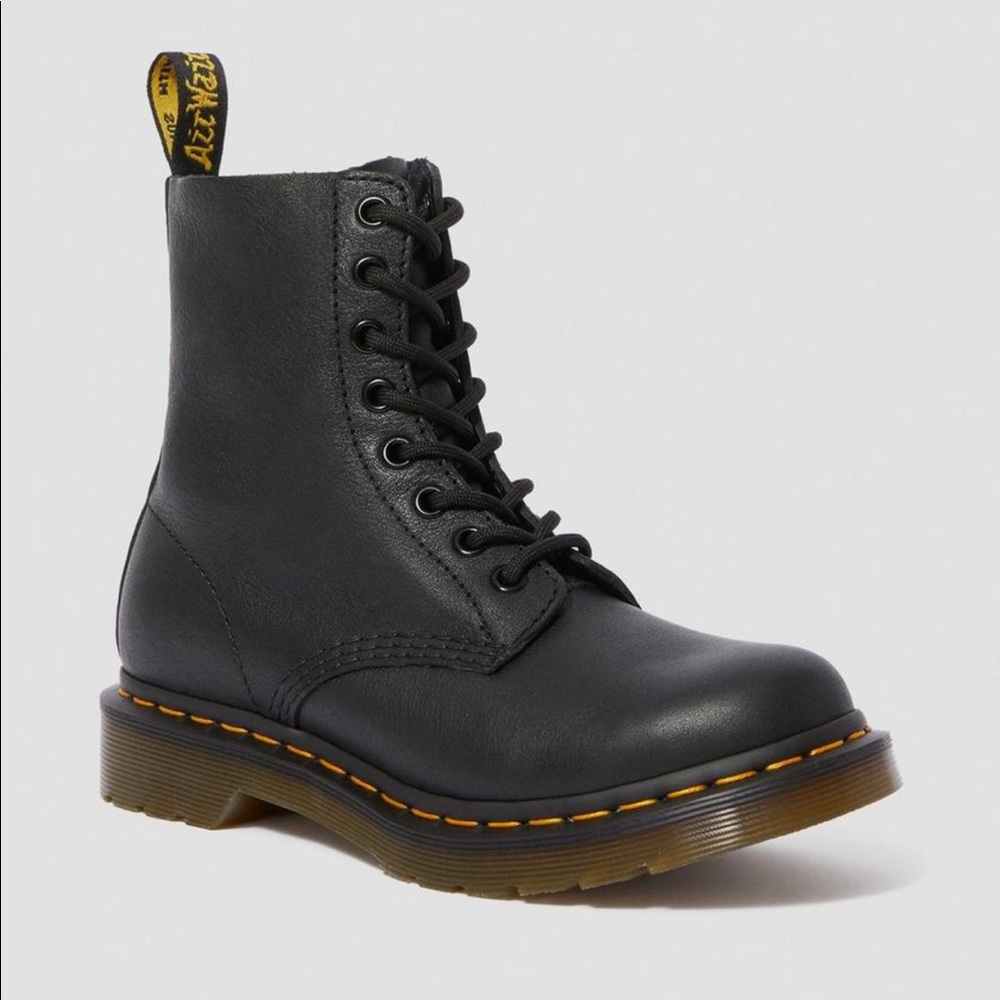 Dr. Martens Virginia Pascal